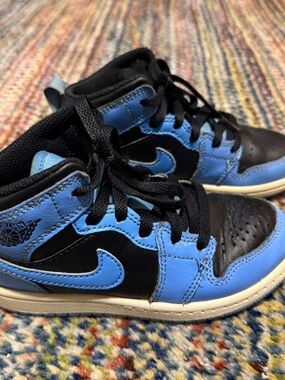 Jordan Kids High-Top Sneakers in Black and Blue